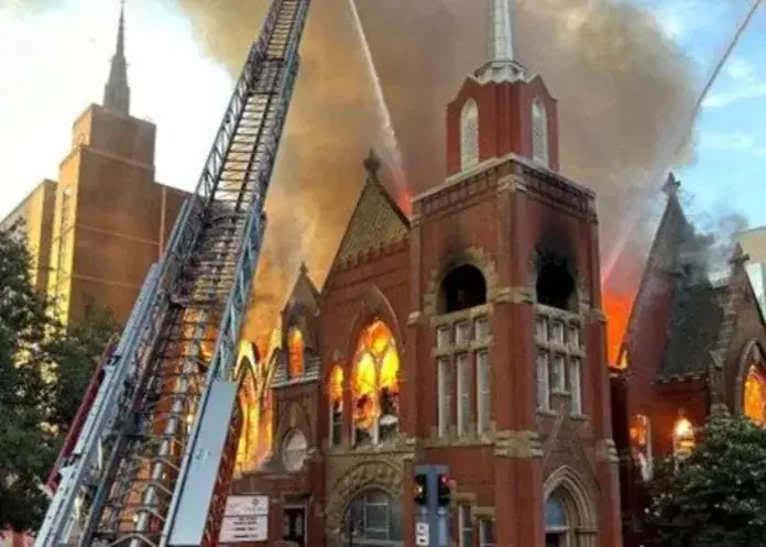 incendio atinge santuario da primeira igreja batista de dallas nos eua imagem cortesia da primeira igreja batista de dallas